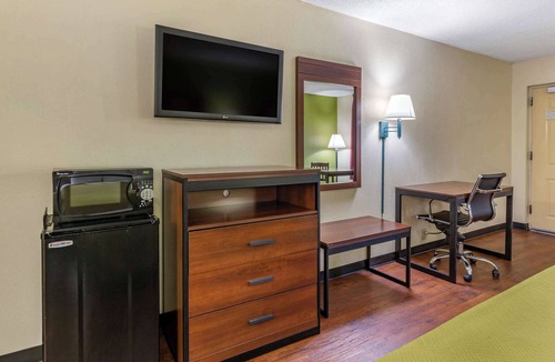 Cape Fear Hotel | Econo Lodge Fayetteville I-95