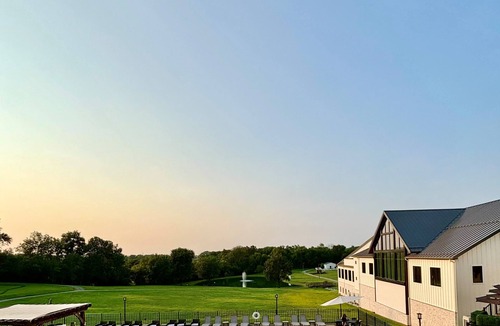 Ronks House | Elegance on The Farm Limitless Amenities ♦Pool ♦Hot Tub ♦Fish Pond +more!