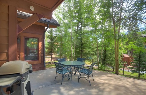 Christie Heights Condo | Elegant 3 Bedroom Townhome with Fireplace