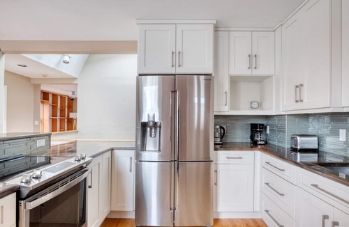 Jamaica Plain Apartment | Elegant Jamaica Plain 3BR w/W/D, nr Olmstead Park, by Blueground