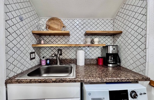 Corona Apartment | Enjoy a comfortable one-bedroom suite designed for extended stays in Corona. This private second-floor unit is ideal for traveling professionals, relocation guests, corporate housing, and insurance stays.