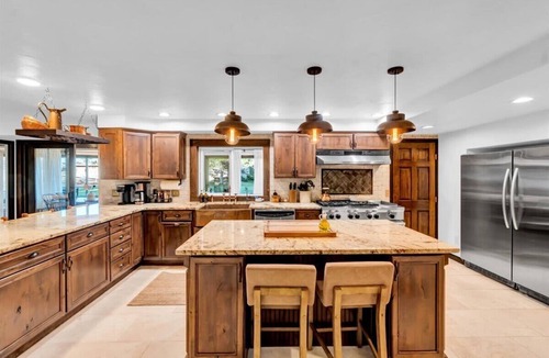 Longmont House | Exclusive Luxury Estate | River Front | Sleeps 16