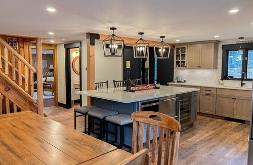 North Conway House | Expansive 3800 ft.² Home | Private Gym & Hot Tub!