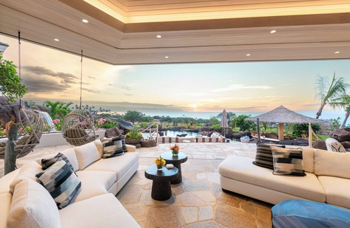 Kamuela House | Experience luxury at Hale 'O Ka La in Kamuela, featuring 5 bedrooms and stunning amenities.