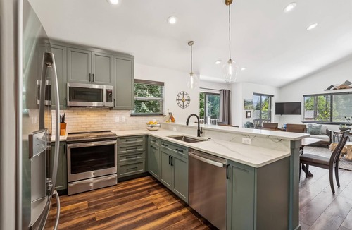 Park Forest Estates House | Experience mountain living at 'Above it All' in Breckenridge, a cozy 3-bedroom retreat.