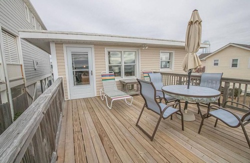 Holden Beach House | Experience oceanfront bliss at The Captain's Quarters, Holden Beach!
