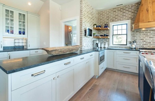 Nantucket House | Fairway and Ocean Views on Nantucket, walk to the beach!