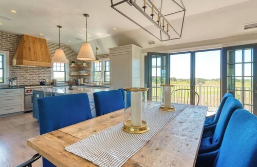 Nantucket House | Fairway and Ocean Views on Nantucket, walk to the beach!