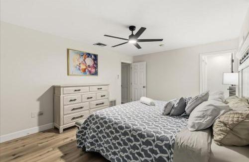 Westlake Village Villa | Family-Friendly 4BR Getaway Saltwater pool