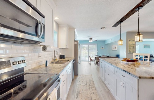 Harbor Bluffs House | Family friendly and spacious with heated pool, AC, W/D and close to Gulf beaches