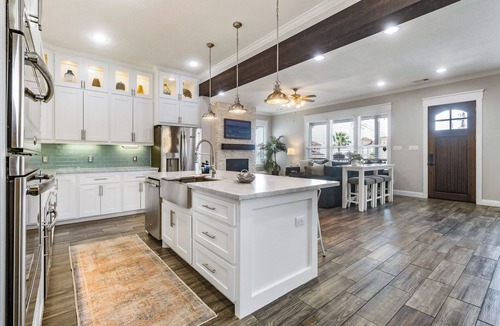 El Lago House | Family friendly Coastal Getaway w/pool. 5 Minutes to Kemah Boardwalk!