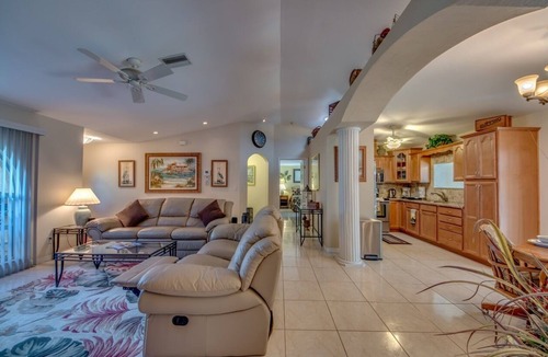 Pelican Villa | Family-Friendly Pool Retreat for You & Your Fur Baby | Villa Hideaway – Roelens Vacations