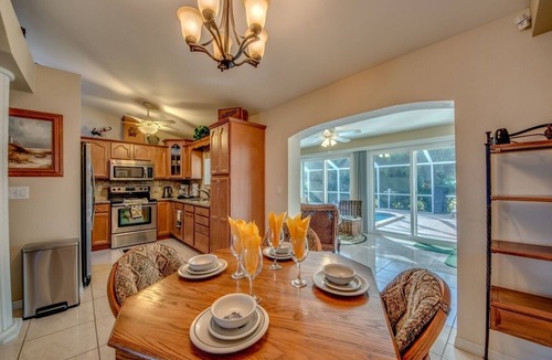 Pelican Villa | Family-Friendly Pool Retreat for You & Your Fur Baby | Villa Hideaway – Roelens Vacations