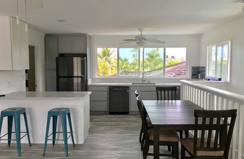 Kalama Tract Apartment | Family friendly Quiet Kailua Beachside lane, steps to lane private beach access