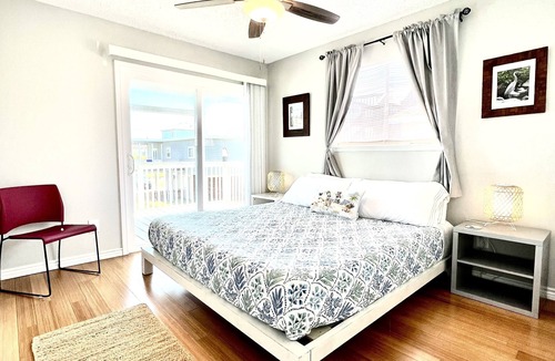 Pirates Beach House | Family Friendly Seaside Home 2 Blocks from Beach Covered Patio