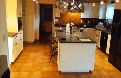 Isle La Motte House | Family & Friends Lakefront Retreat on Isle La Motte’s West Shore