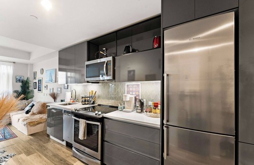 Shawmut Apartment | Family Fun in Boston: Rooftop Pool & City Views