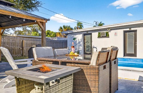 Walsingham House | Family Heated Pool Putting Green Pac-Man Near Beach
