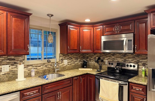 Brookline House | Family Oasis - Heated Pool - Parking + Garage - Near PGH - 4BR/2BT - Sleeps 10