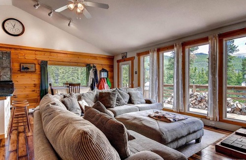 Saint Mary's House | Fantastic Mountain Home