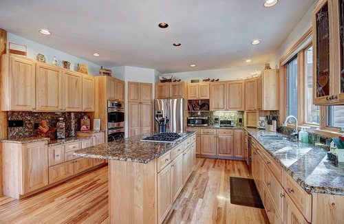 Boulder Ridge Cabin | Fantastic Mountain Retreat: Stunning Log Cabin with a Hot Tub in Breckenridge, CO