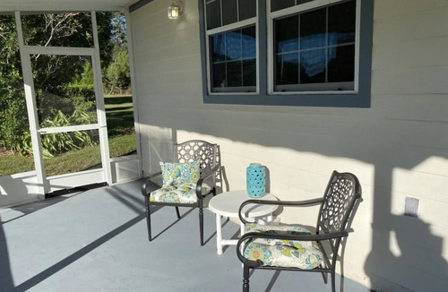 Land O' Lakes Cottage | Farm Cottage- Quiet but Close to Everything