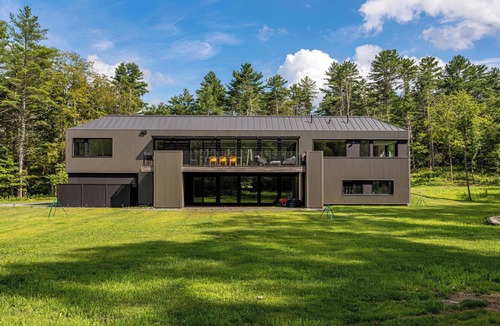 North Egremont House | Fernbrook: Contemporary Getaway w/Private Home Gym near Great Barrington
