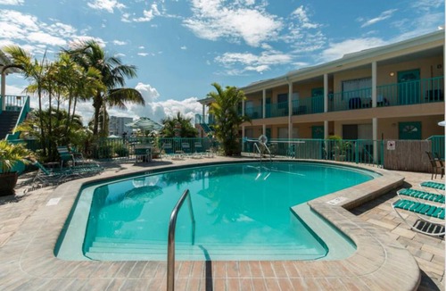 Bay Esplanade House | Five Palms Suite 104 - Daily - Weekly - Monthly