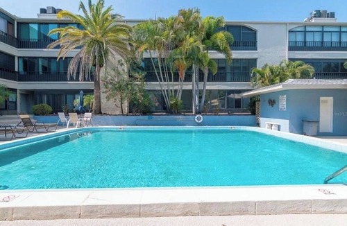 Belleair Bluffs Condo | Florida lifestyle awaits.