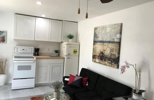 South Gate Ridge Apartment | Floridian/Sarasota Studio near #1 beach in USA