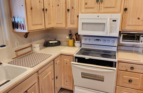 Foothills House | Foothill Sunrises & Desert Sunsets from this beautiful 2B/2Ba house.