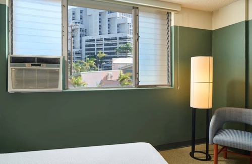 Ala Moana Hotel | For the Whole Family! 2 Great Units, Peaceful Sun Terrace, Poolside Comfort