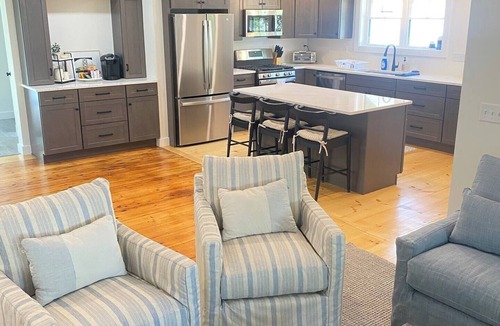 Kennebunk House | Fresh 2024 full renovation inviting up to 8 guests. Walk to Kennebunk