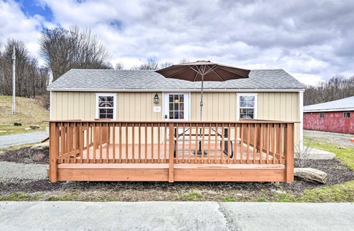 Pleasant Mount Cabin | Fresh Air and Pet Friendly · Poconos Haven
