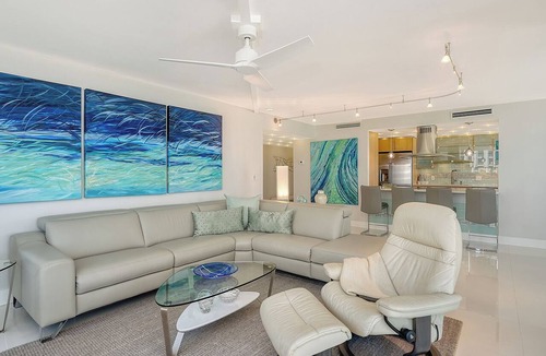 Longboat Key Condo | Full Gulf Front Gorgeous Condo . Directly on the Gulf