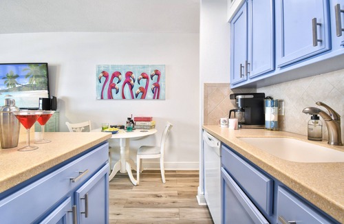 Sunset Beach Apartment | Funshine Sunset Beach - Gulf Sunsets Across from Beach Free Parking