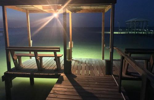 San Leon House | Galveston Bay Elegant Waterfront Home 3bed 3b Lighted Private fishing pier