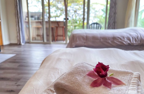 Kealakekua House | Gingerhill Farm Retreat