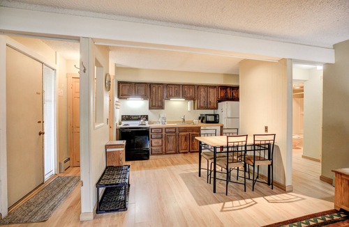 Peak 8 Condo | Gold Camp Gold Strike Condo: On Shuttle Route