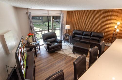 Peak 8 Apartment | Gold Camp Miners' Inn Condo: Nice Location, Updates