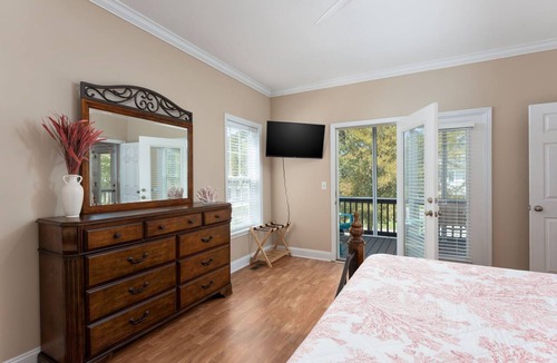 Tranquil Harbour House | Golf Cart E-bike Family Oasis BodyBoard King Bed