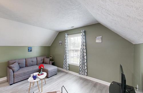 Cameron House | Golf, Hike & Explore! Pet-Friendly Home in Cameron