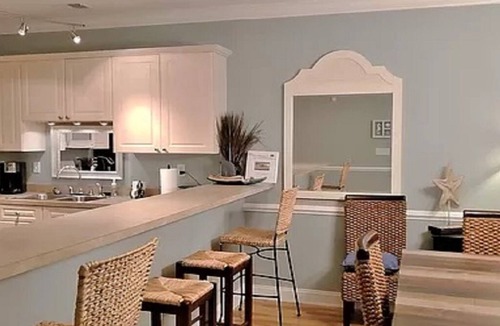 Central Myrtle Beach Condo | Gorgeous 1st floor condo near the beach & golf in the heart of Myrtle Beach