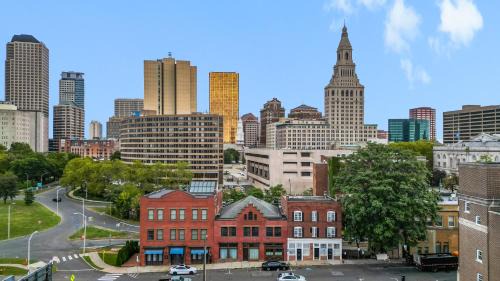 Downtown Hartford Apartment | Gorgeous downtown apartment with loft