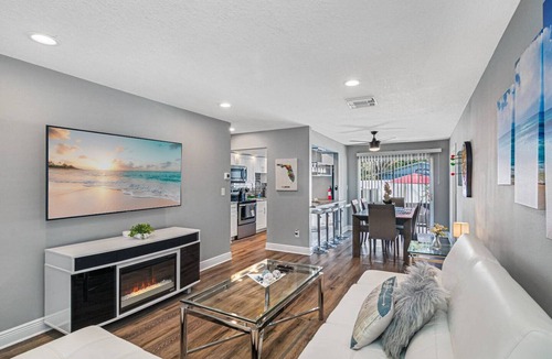 Pinellas Park House | Gorgeous Heated Pool House Near Gulf Beaches!