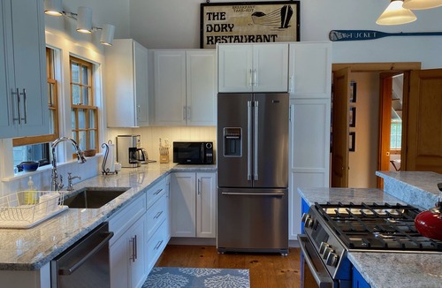 Madaket House | Gorgeous Madaket open concept beach house. Walk to beach! Week: 8/29-9/5 or 9/4
