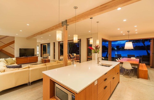 Paia House | Gorgeous! Oceanfront with Pool and Hot-Tub - Permitted
