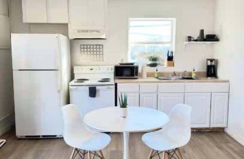 St. Petersburg - Clearwater Apartment | Grand Central Kava Loft Walk to Vibes