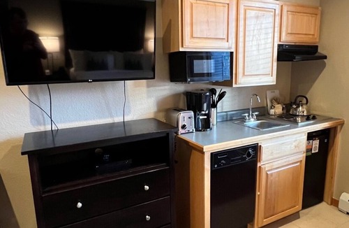Four O'Clock Condo | Grand timber lodge 2 bedroom 2 bath