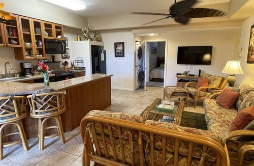 Kahaluu-Keauhou Condo | Great Location - Snorkel, Surf & Sunsets!
